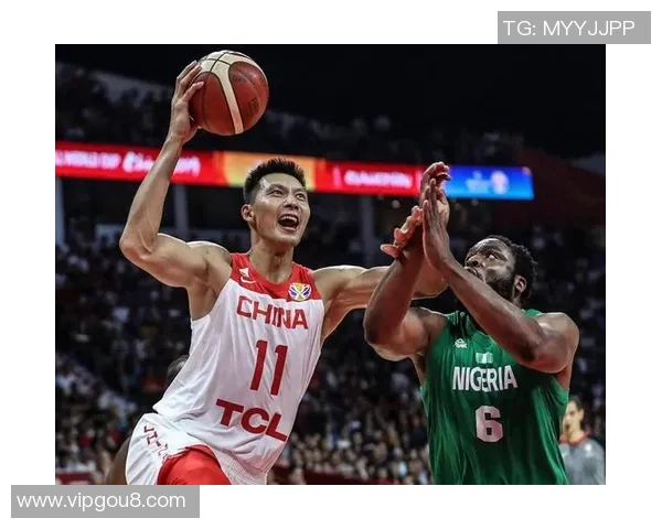 易建联：从篮球场的传奇到中国体育的象征，如何影响年轻一代的成长与梦想